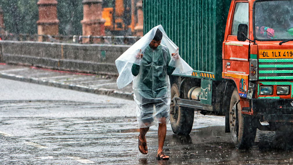 Heavy Rain Alert In Winter